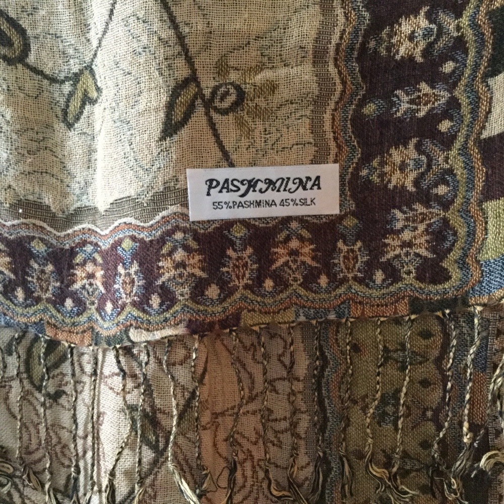 Long Pashmina scarf. New condition. - Picture 4 of 5